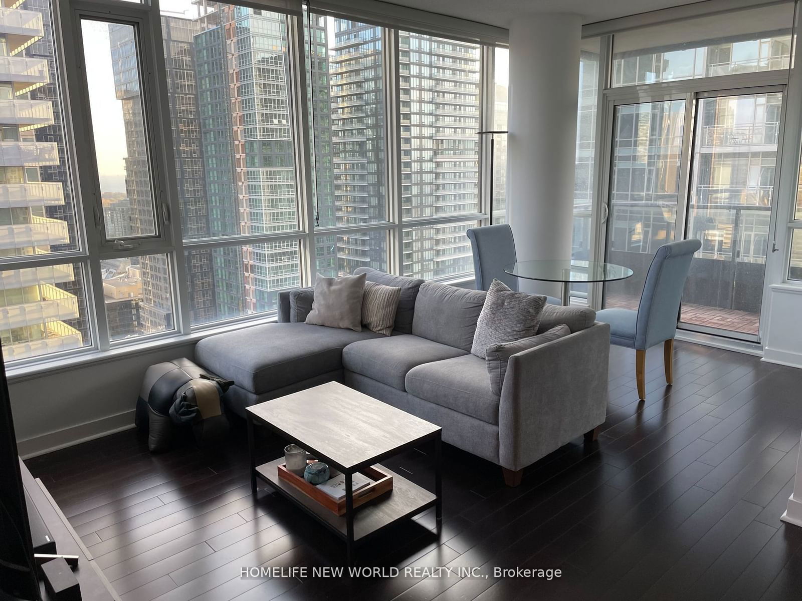 295 Adelaide St W, unit 3909 for rent