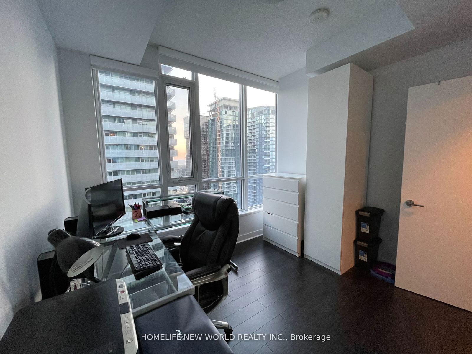 295 Adelaide St W, unit 3909 for rent