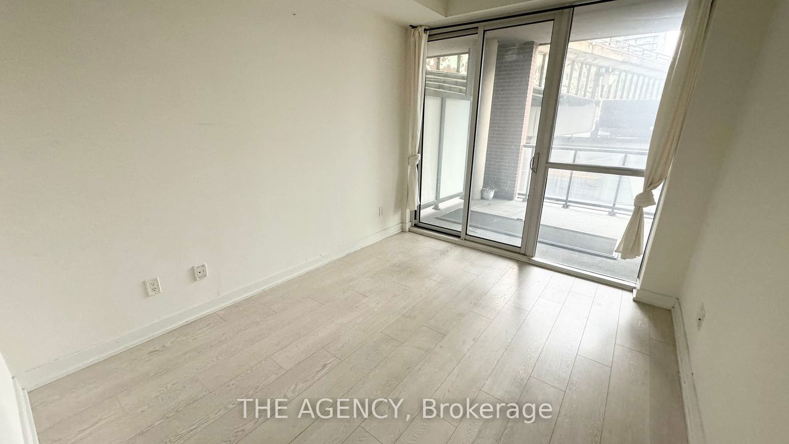 20 Bruyeres Mews S, unit 306 for rent