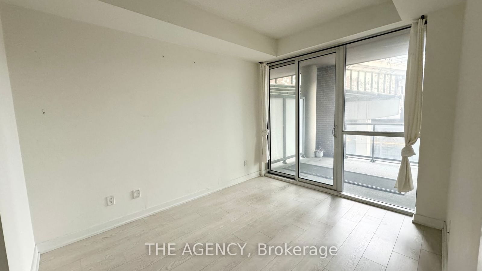 20 Bruyeres Mews S, unit 306 for rent