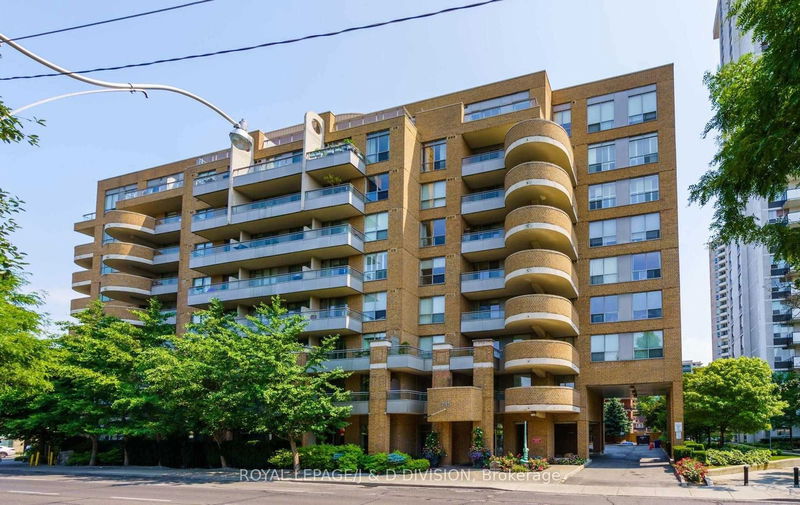 245 Davisville Ave, unit UPH01 for rent