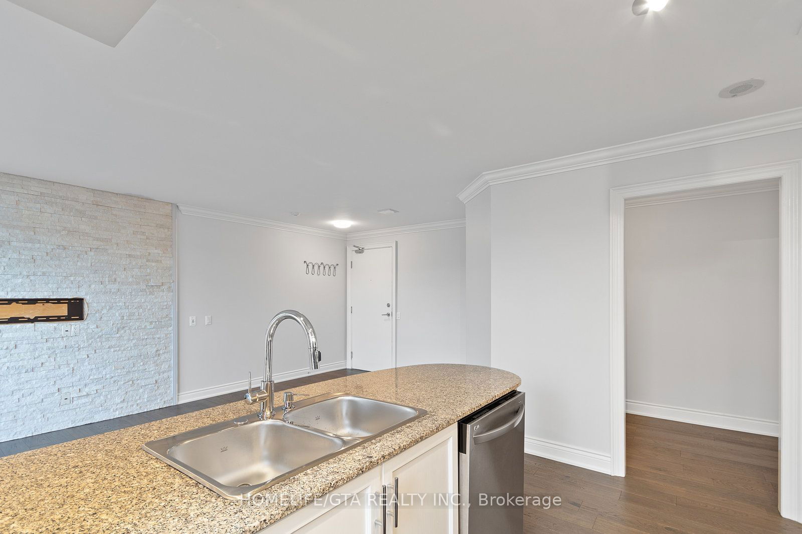 1720 Eglinton Ave E, unit 821 for rent