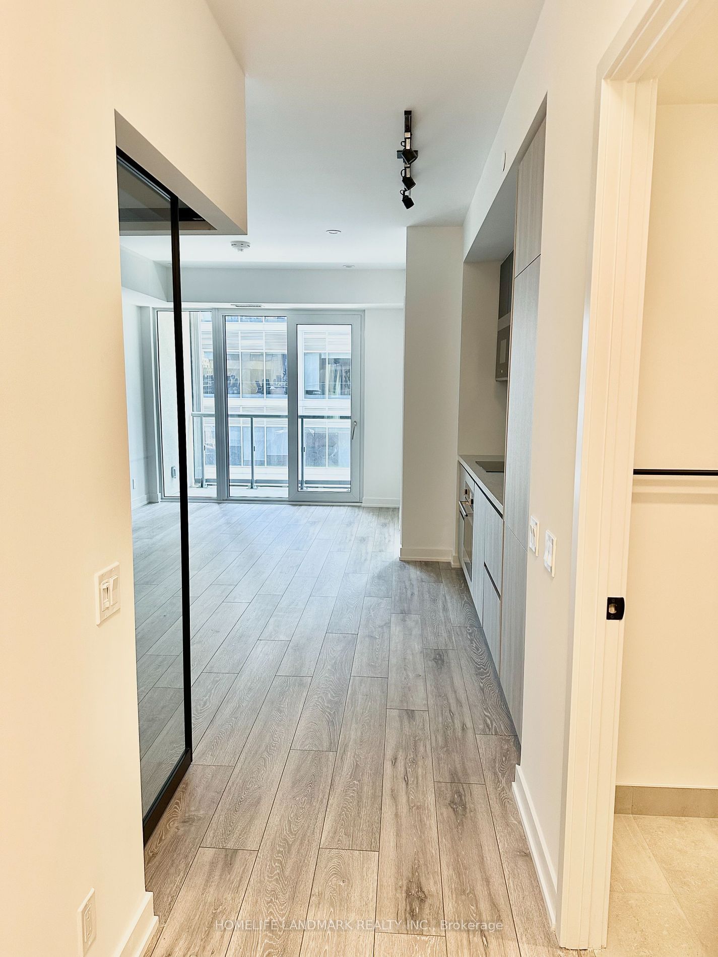 108 Peter St, unit 905 for rent