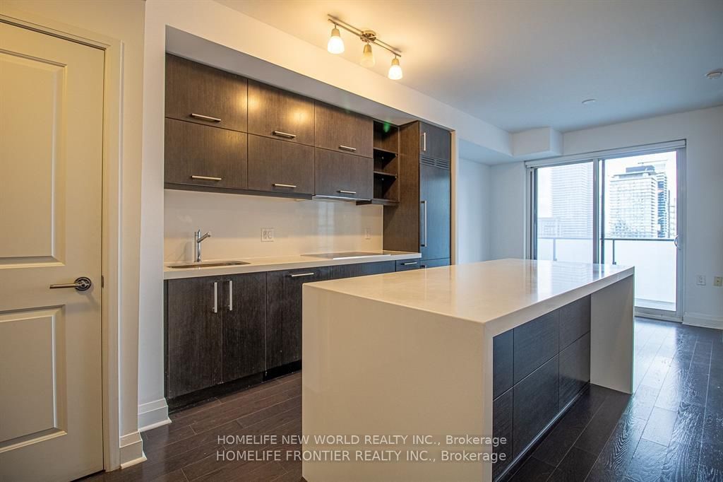 65 St Mary St, unit 3111 for rent