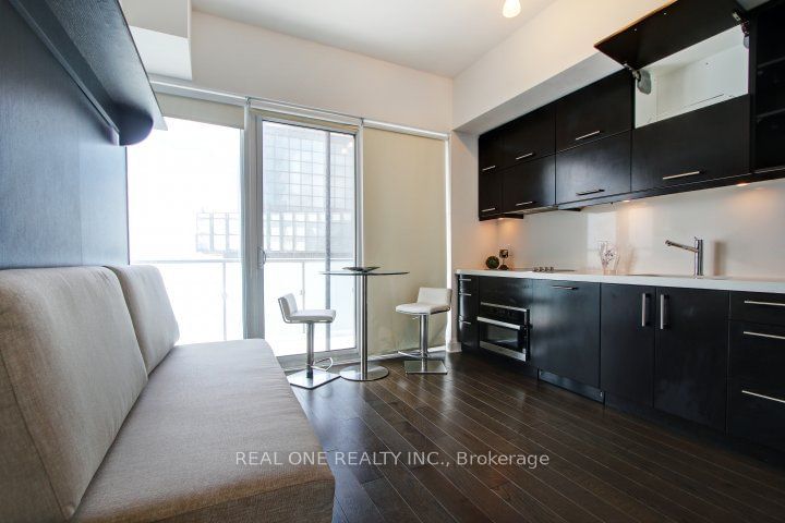 1080 Bay St, unit 4705 for rent