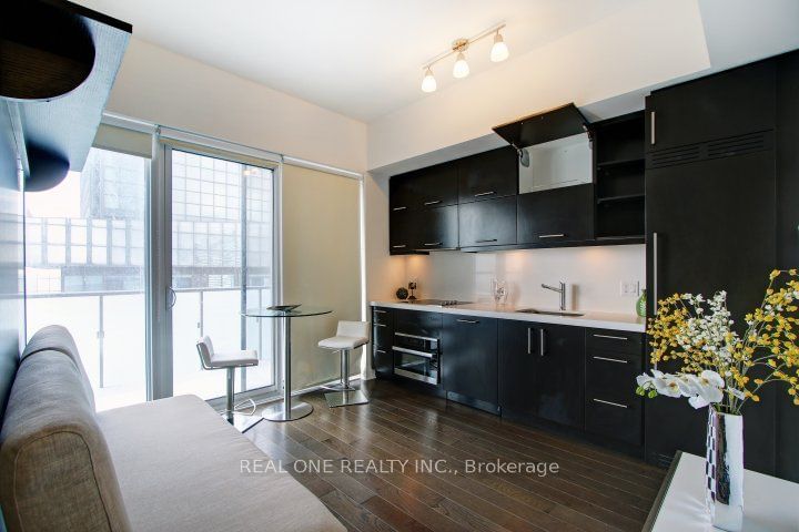 1080 Bay St, unit 4705 for rent