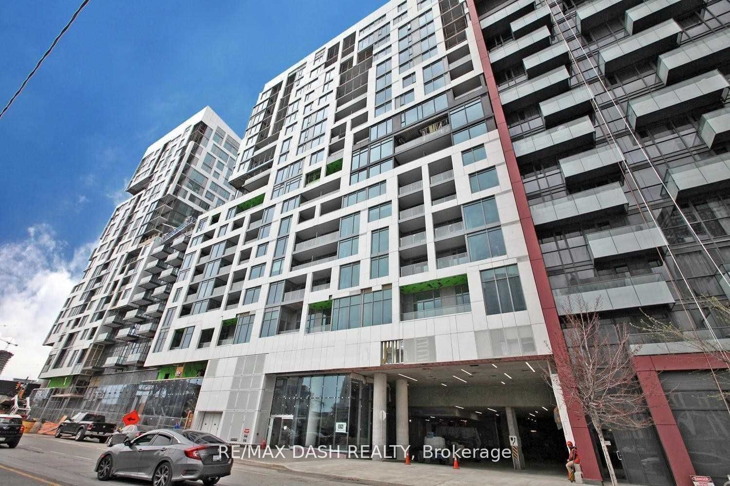 576 Front St W, unit 1213E for rent