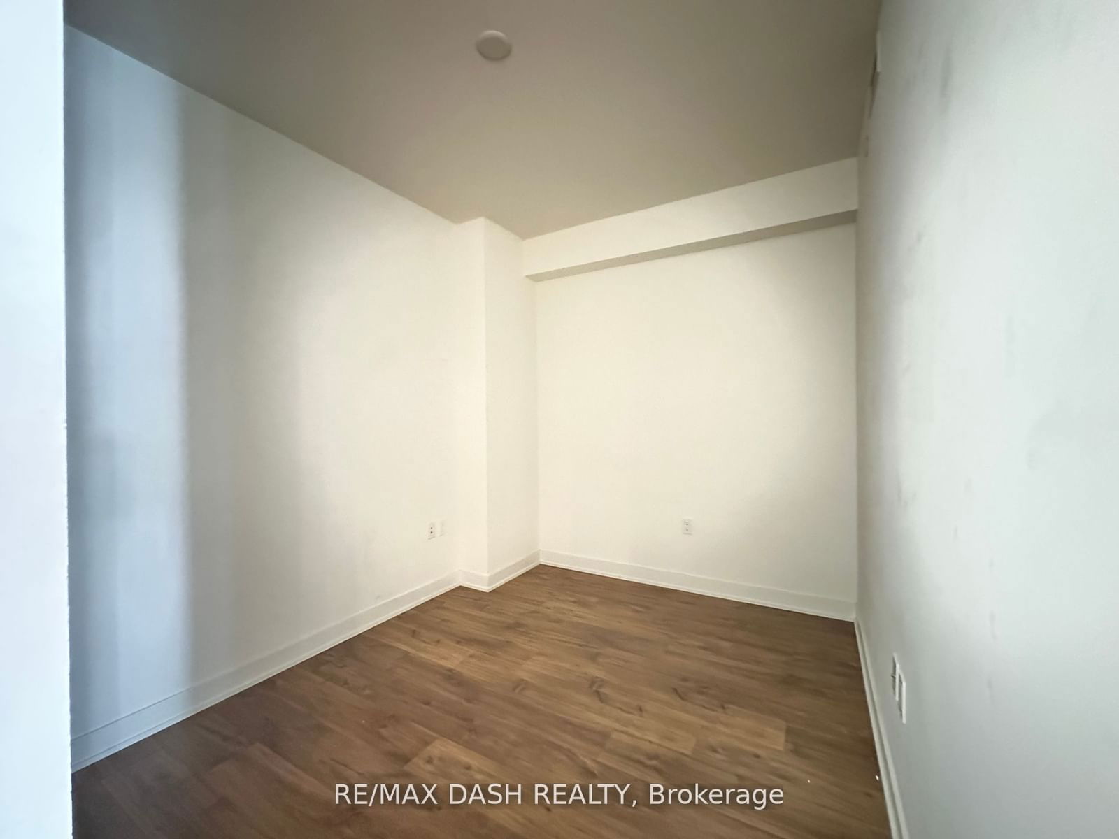 576 Front St W, unit 1213E for rent