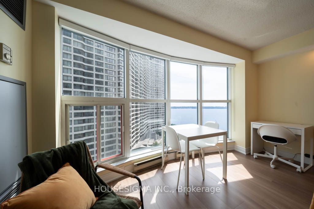 77 Harbour Sq, unit 2003 for rent