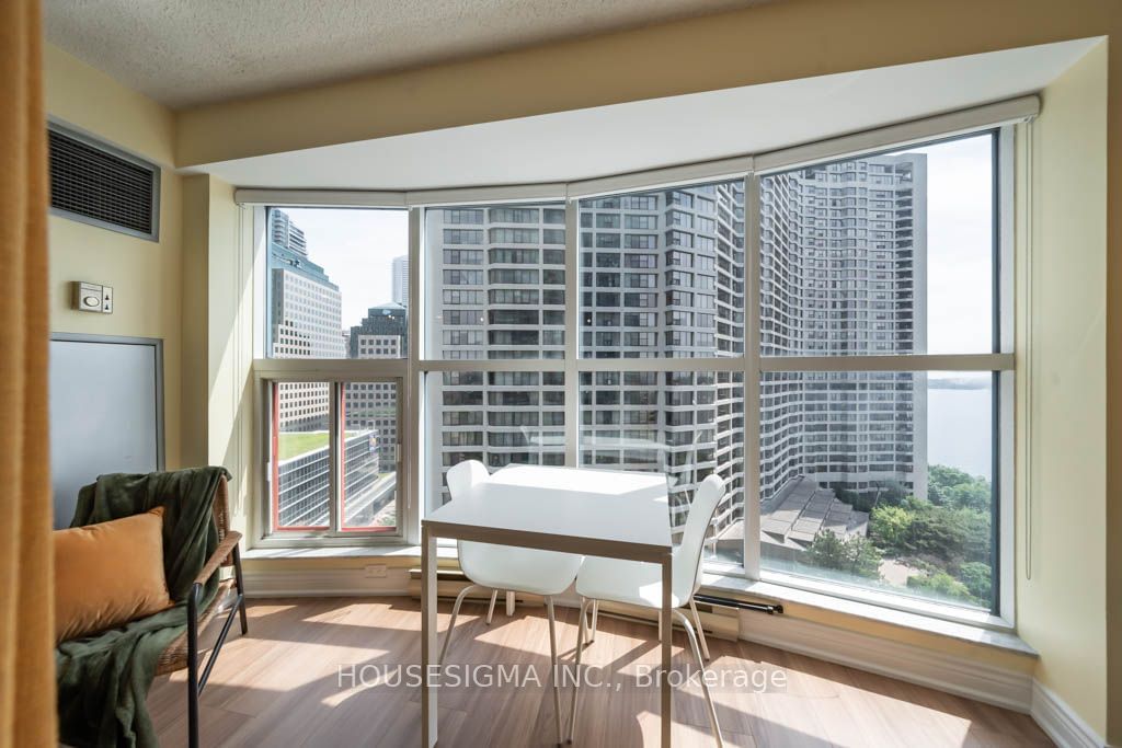 77 Harbour Sq, unit 2003 for rent