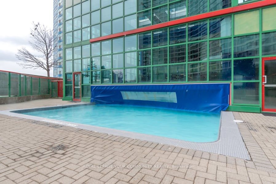 77 Harbour Sq, unit 1611 for rent