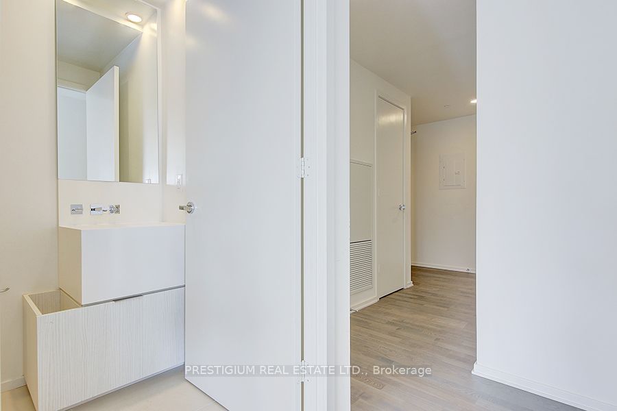 1 Bloor St E, unit 1307 for rent