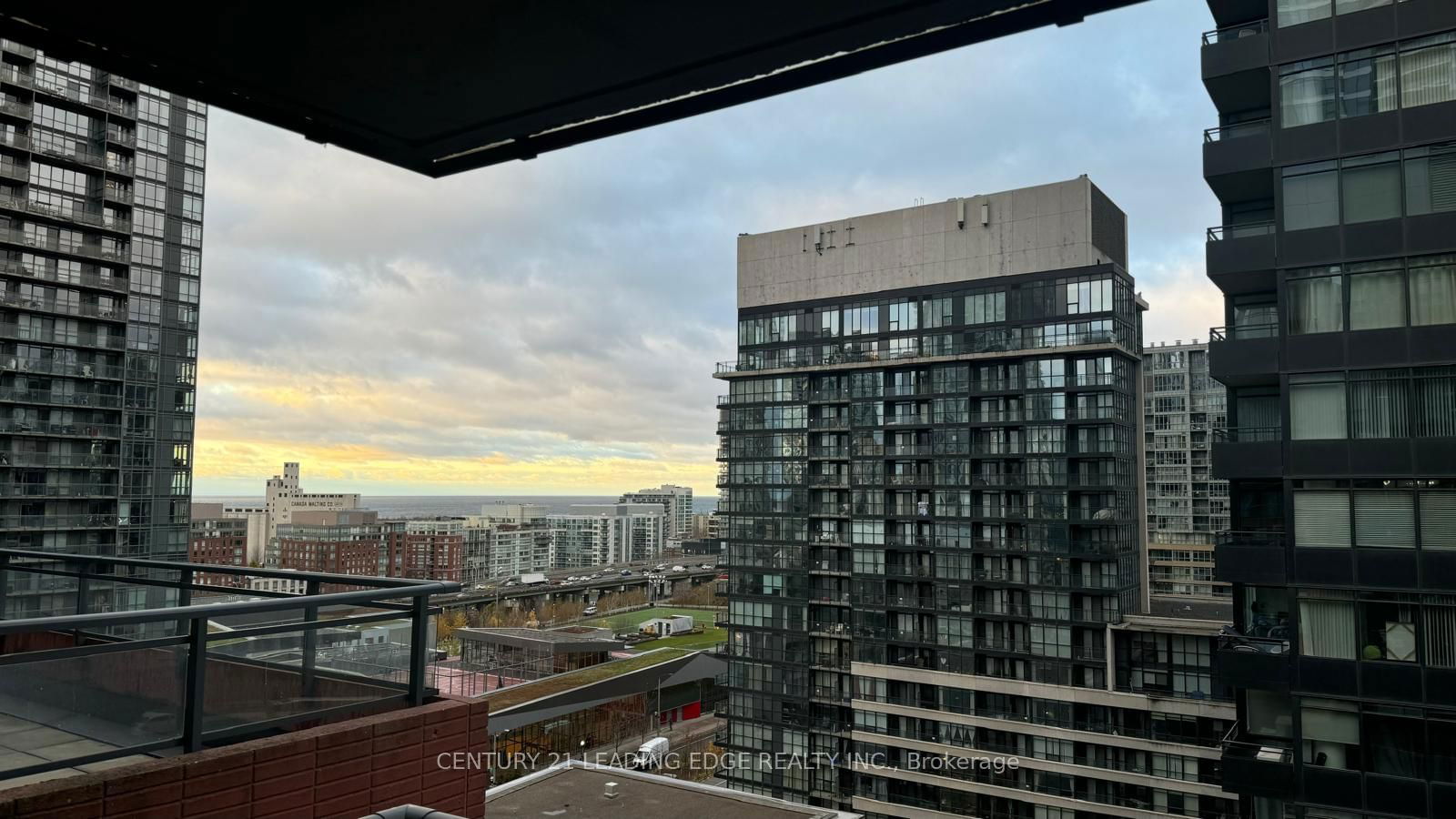 4K Spadina Ave, unit 1523 for sale