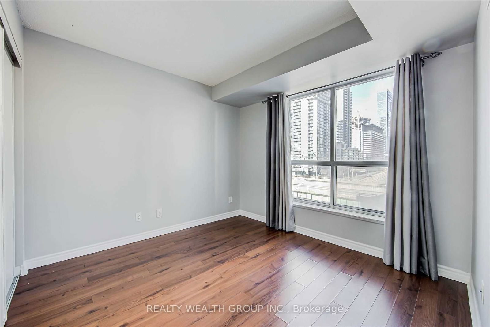 410 Queens Quay, unit 606 for rent