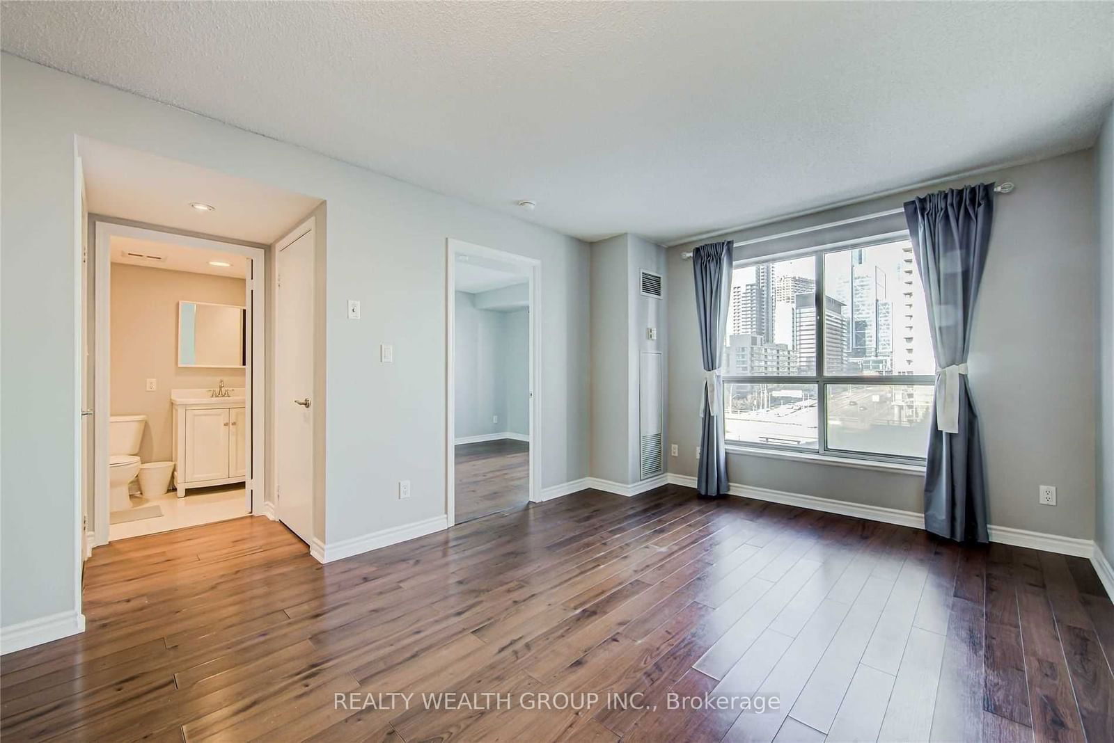 410 Queens Quay, unit 606 for rent