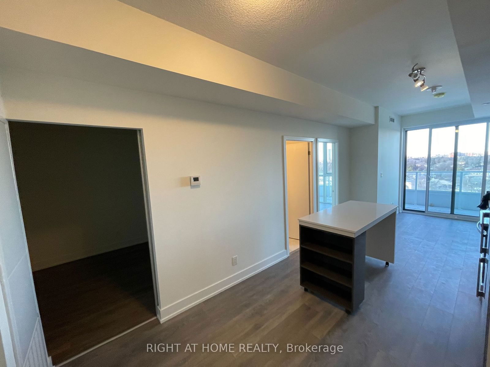 180 Fairview Mall Dr, unit #908 for rent