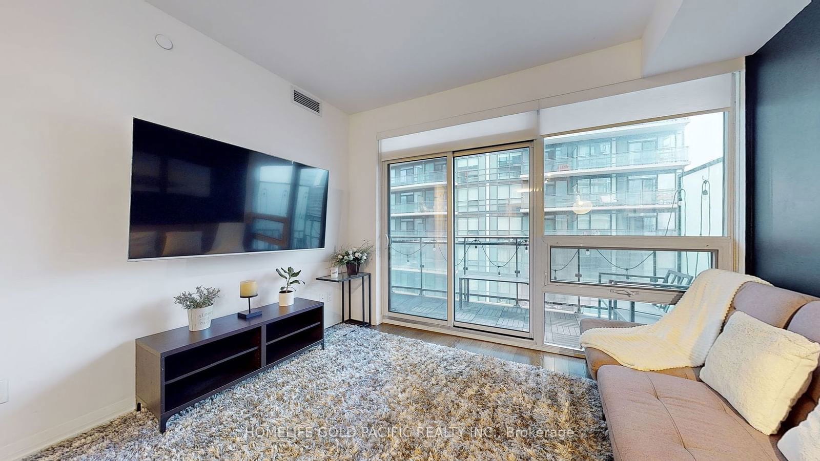 460 Adelaide St, unit 1718 for rent