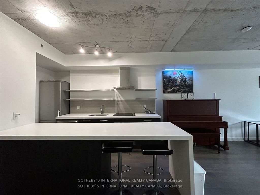 560 King St W, unit 708 for rent