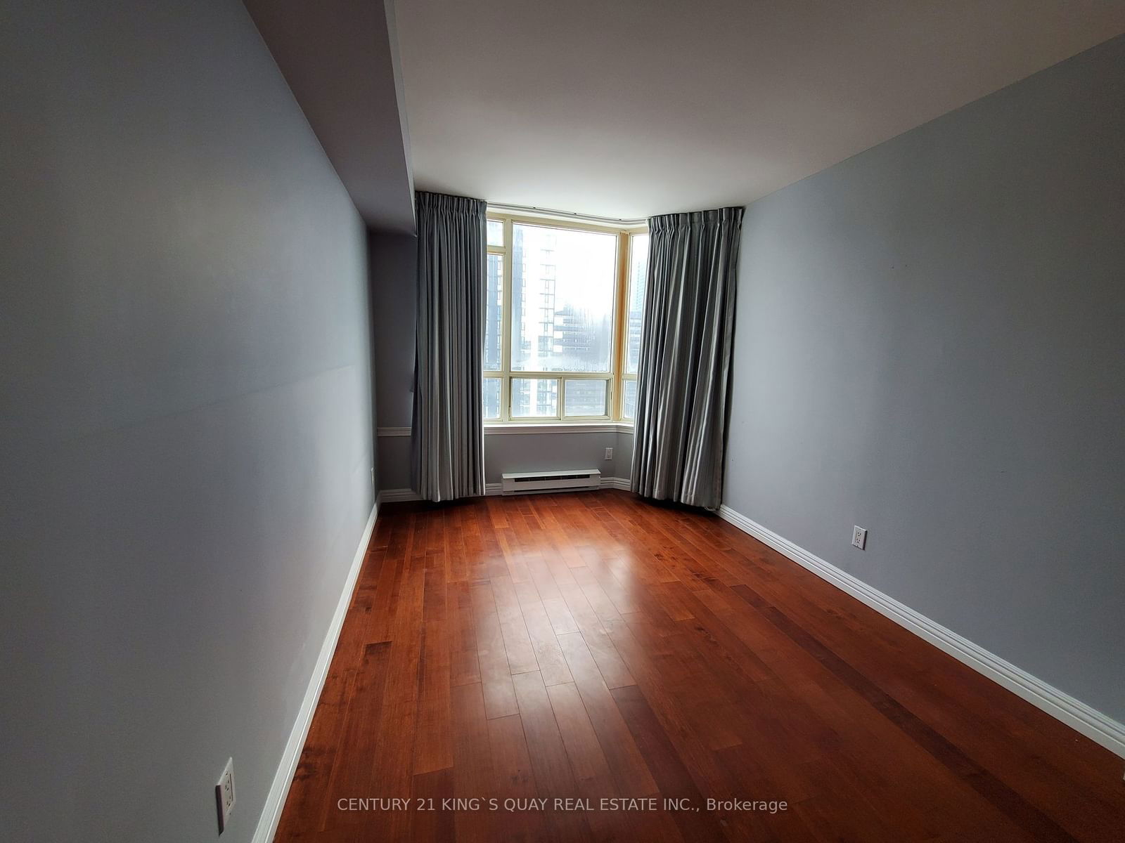 30 Greenfield Ave, unit 2307 for rent