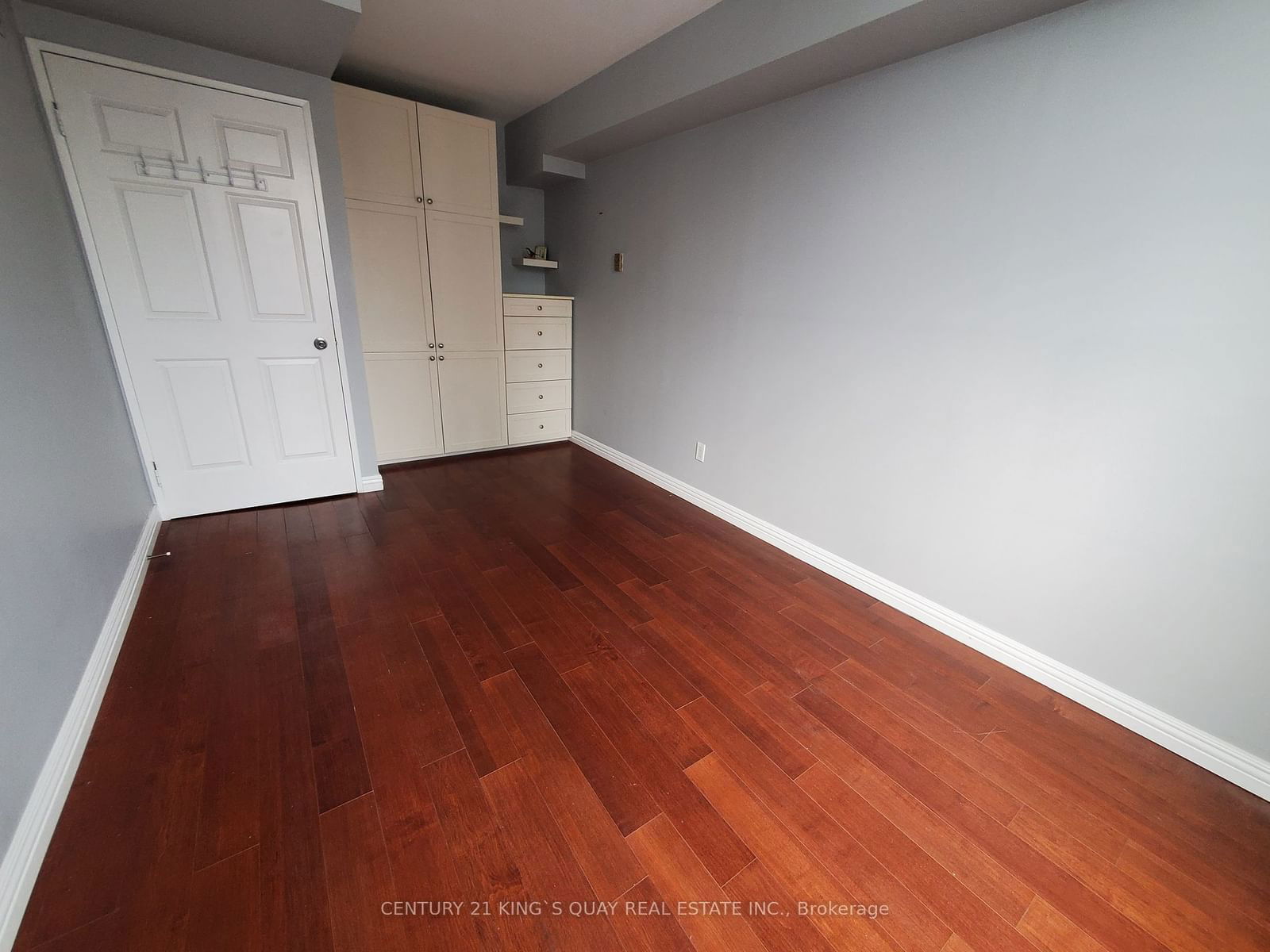 30 Greenfield Ave, unit 2307 for rent