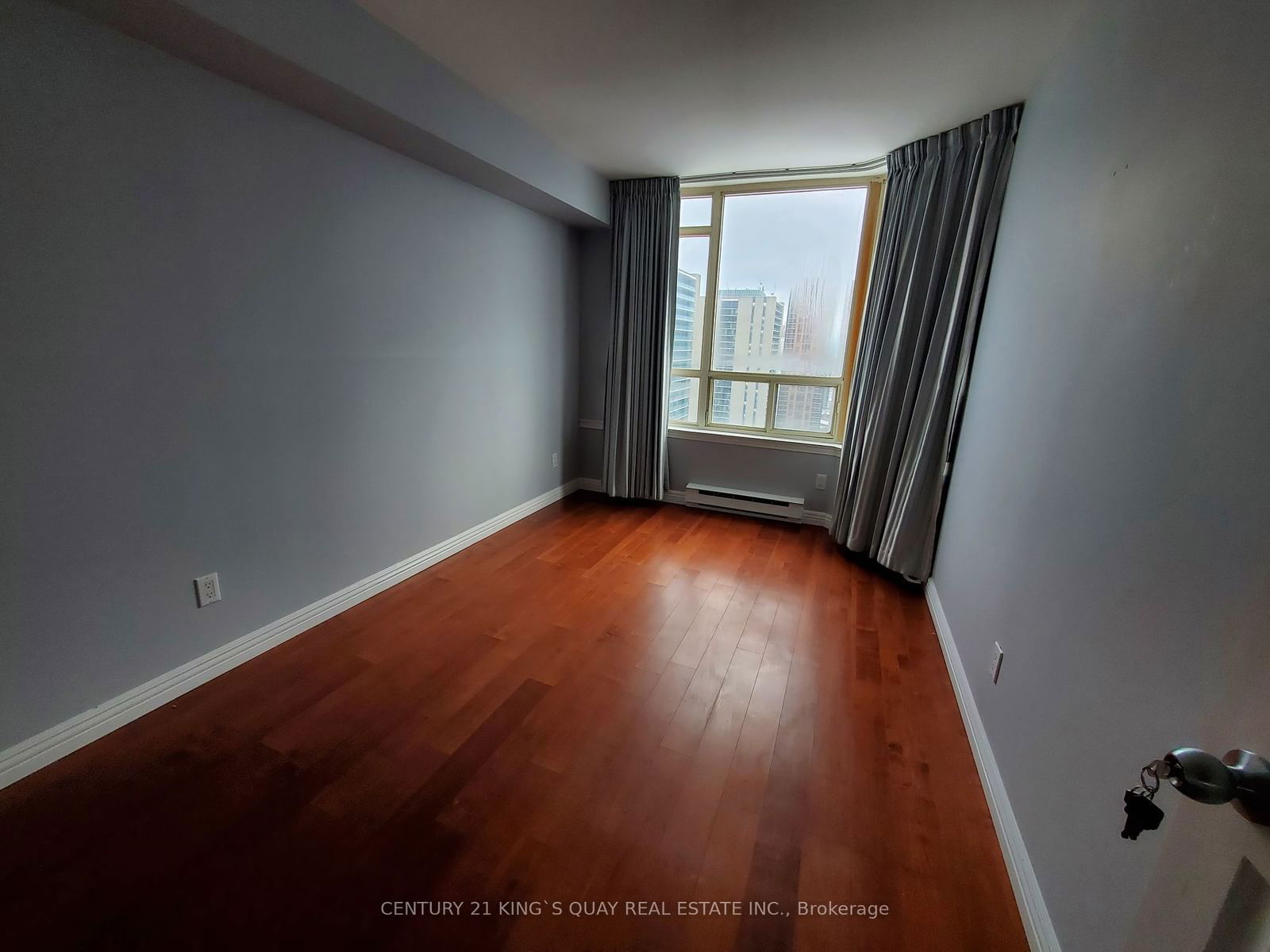 30 Greenfield Ave, unit 2307 for rent