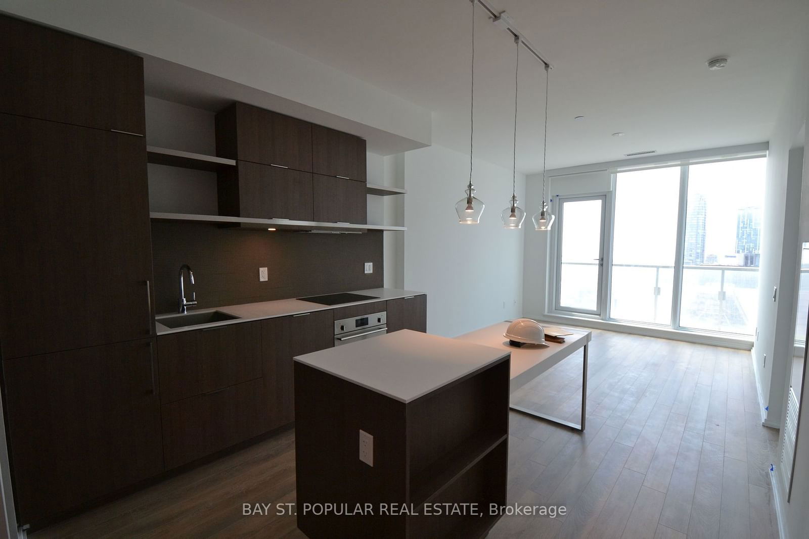 197 Yonge St, unit 3707 for rent