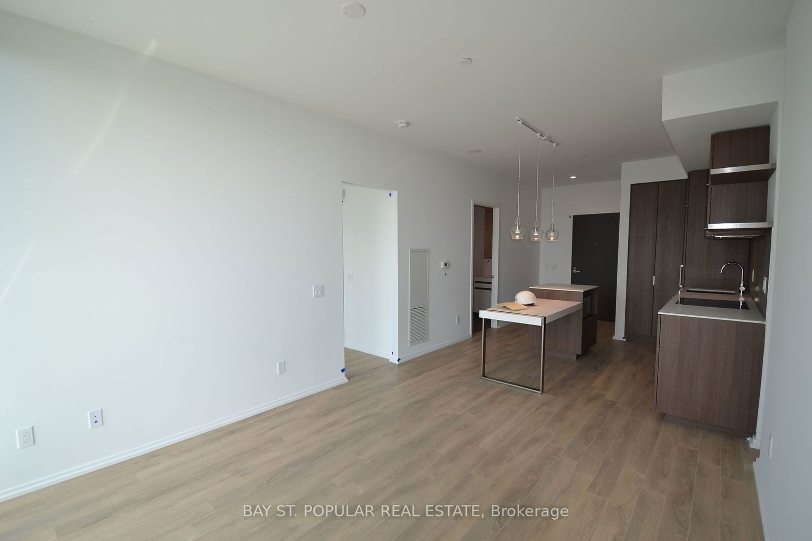 197 Yonge St, unit 3707 for rent