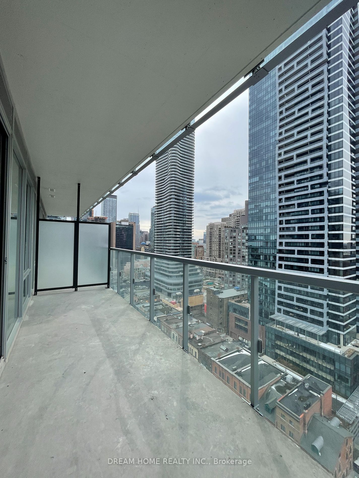 3 Gloucester St, unit 1810 for rent