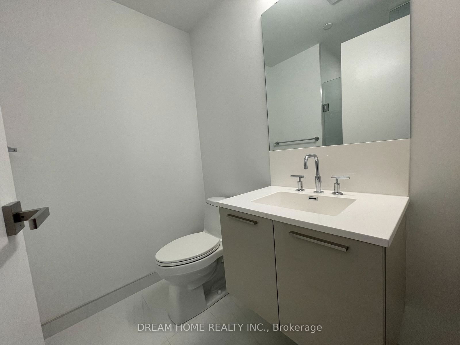 3 Gloucester St, unit 1810 for rent