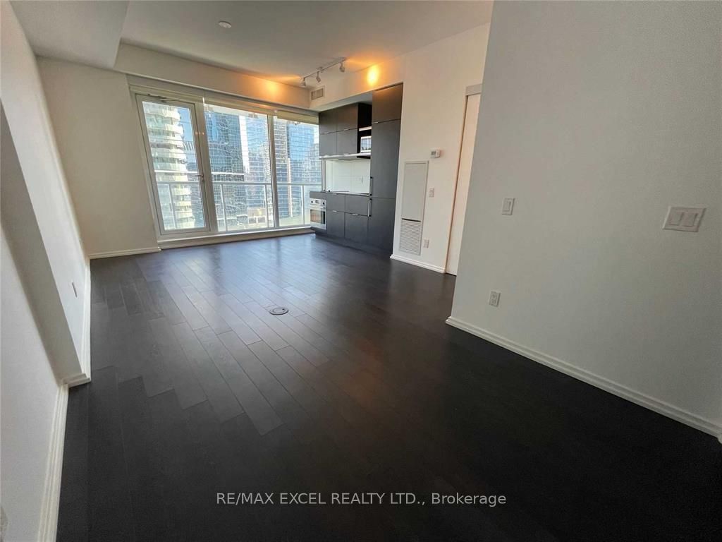 197 Yonge St, unit 1708 for rent