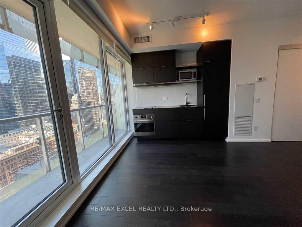 197 Yonge St, unit 1708 for rent