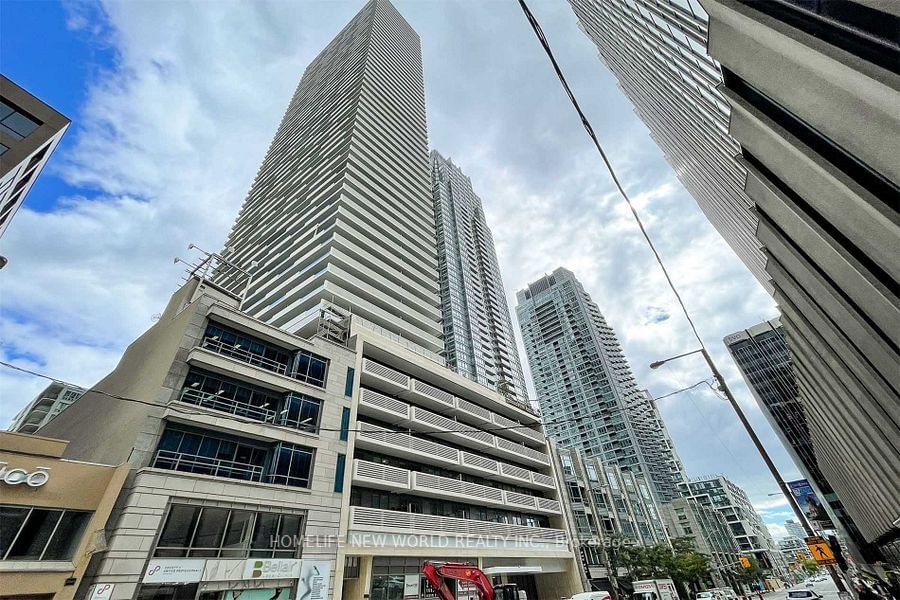 2221 Yonge St, unit 2806 for rent