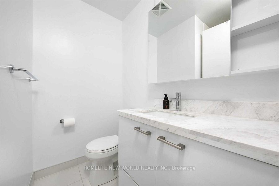 2221 Yonge St, unit 2806 for rent