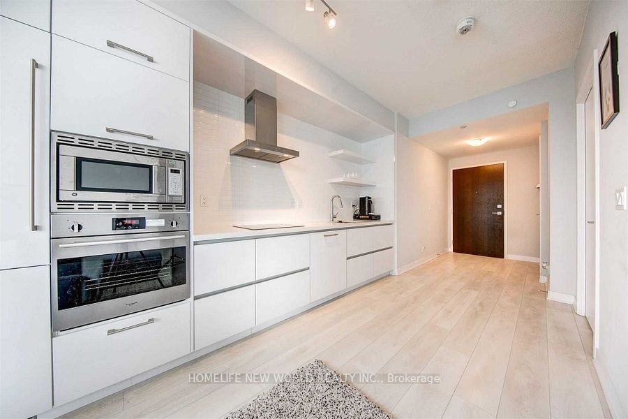 2221 Yonge St, unit 2806 for rent