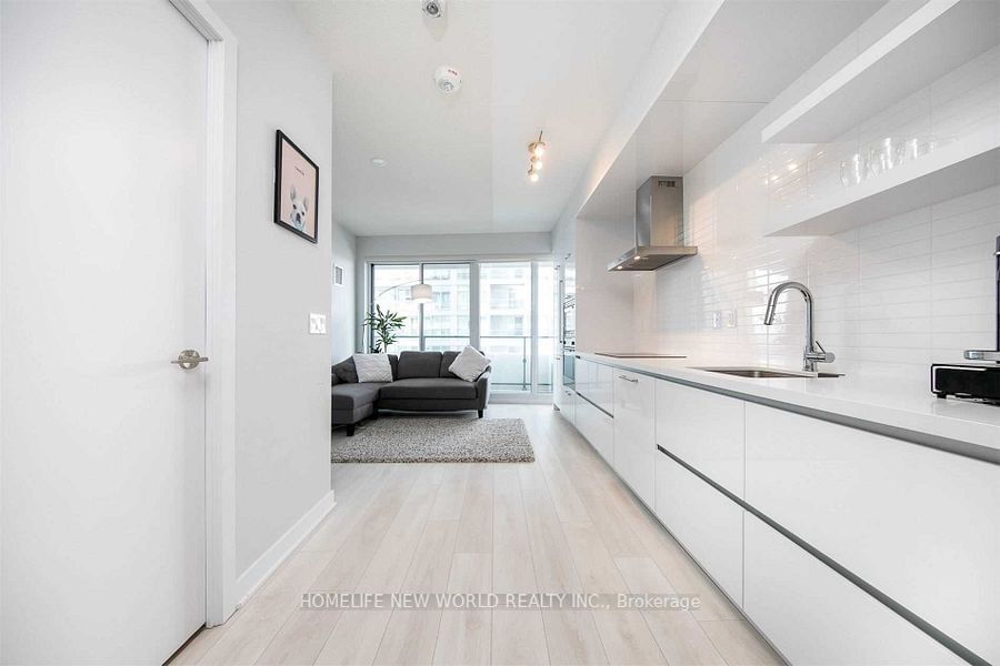 2221 Yonge St, unit 2806 for rent