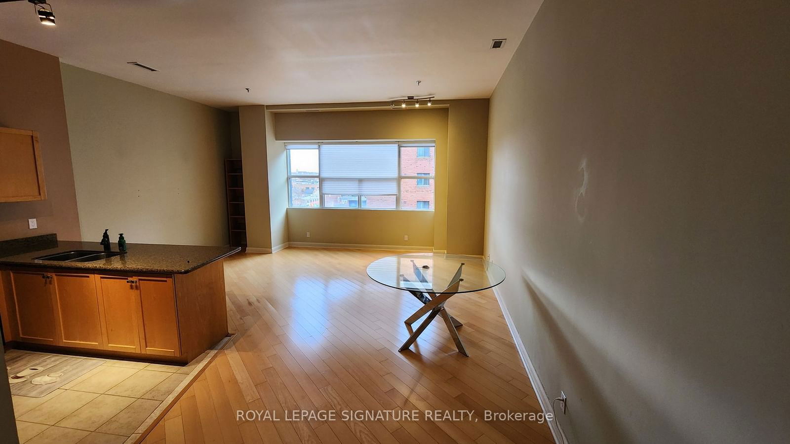 700 King St W, unit 601 for rent