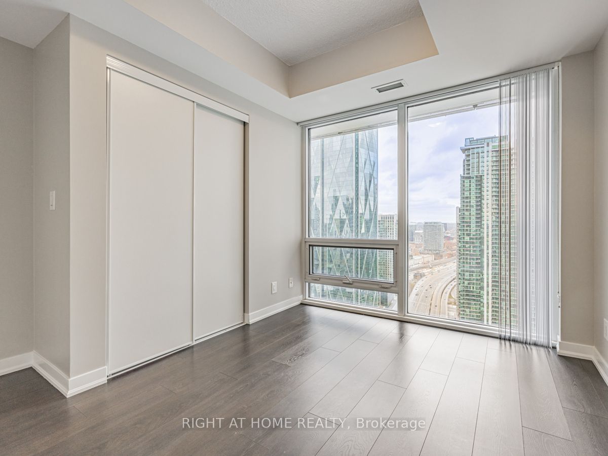 100 Harbour St, unit 3604 for rent