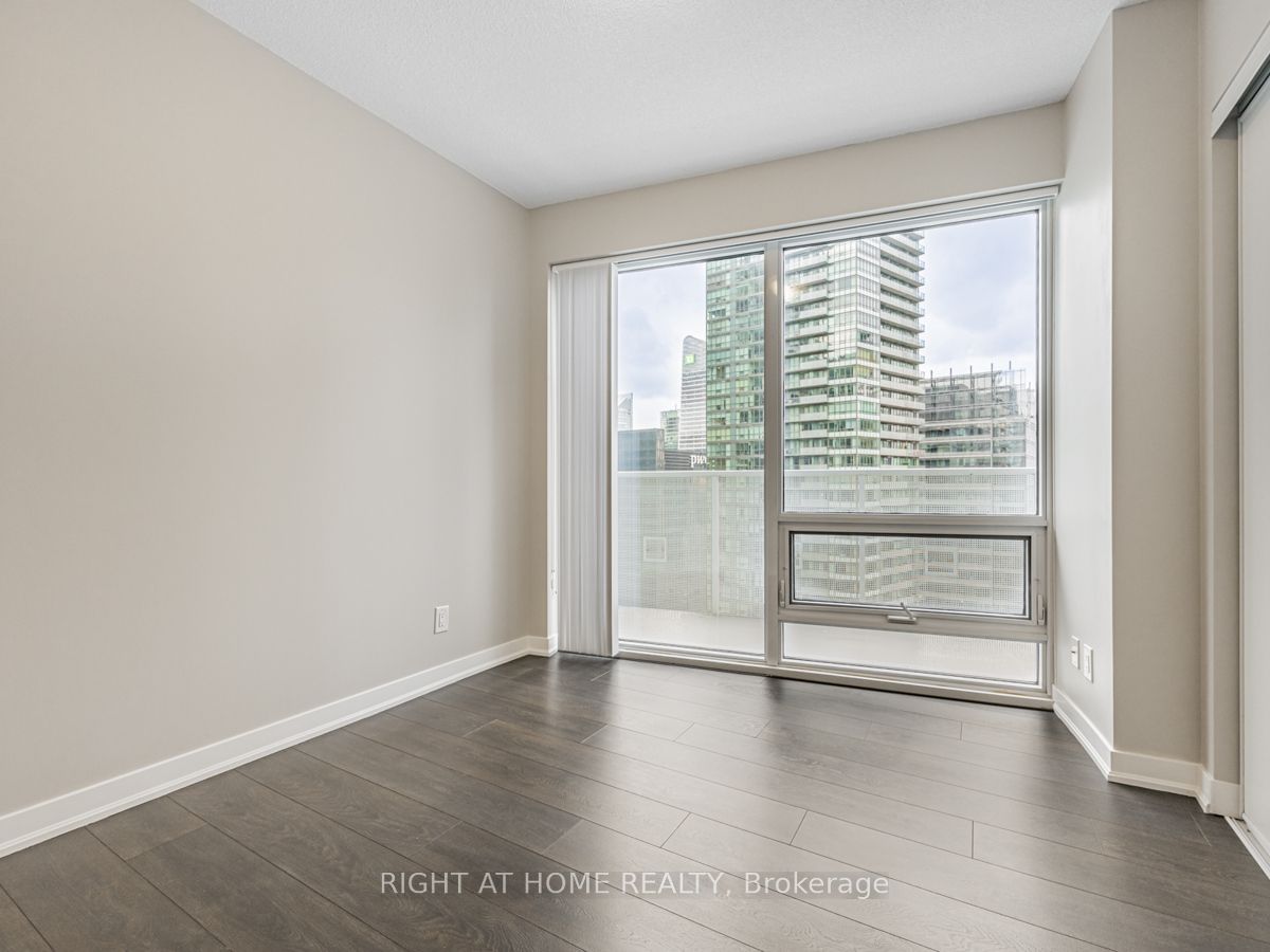 100 Harbour St, unit 3604 for rent