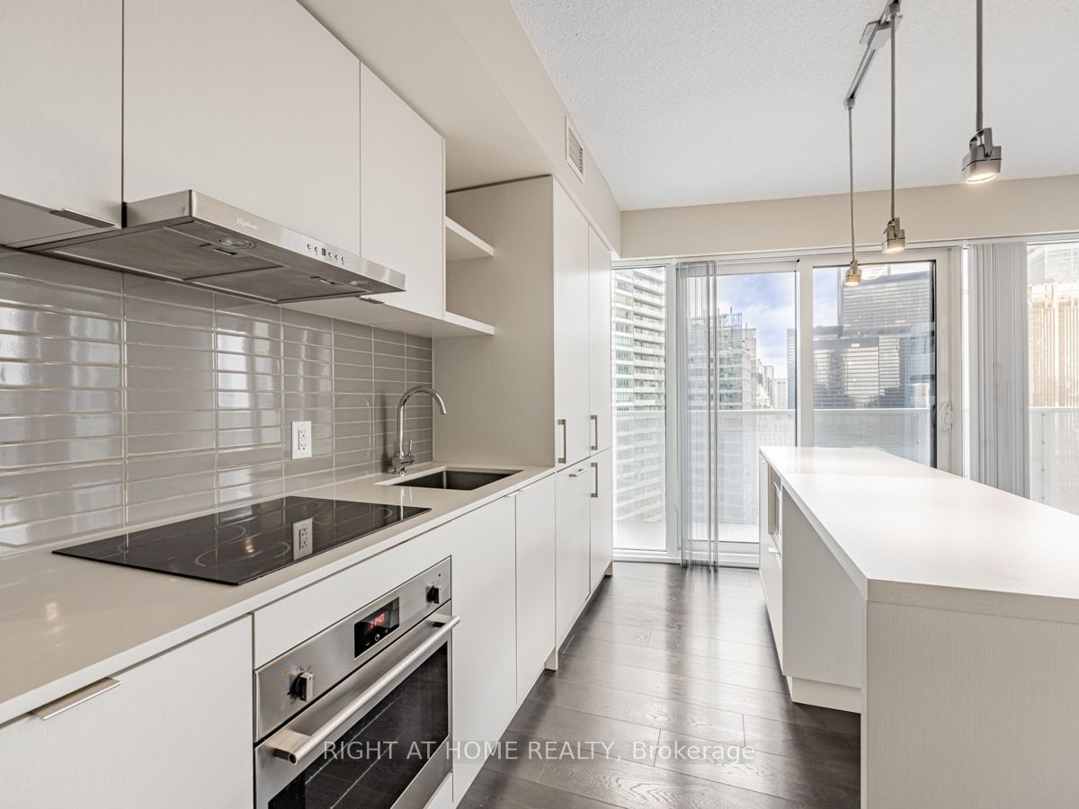 100 Harbour St, unit 3604 for rent