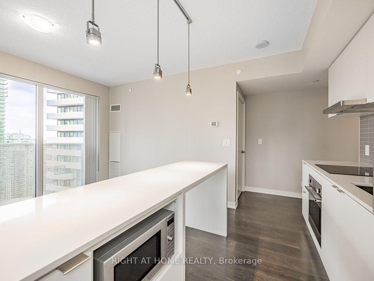 100 Harbour St, unit 3604 for rent