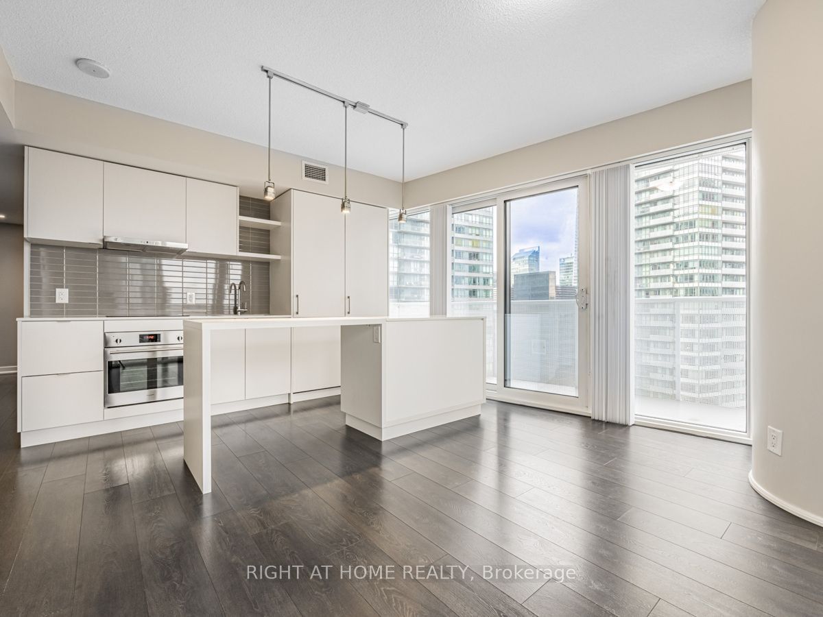 100 Harbour St, unit 3604 for rent