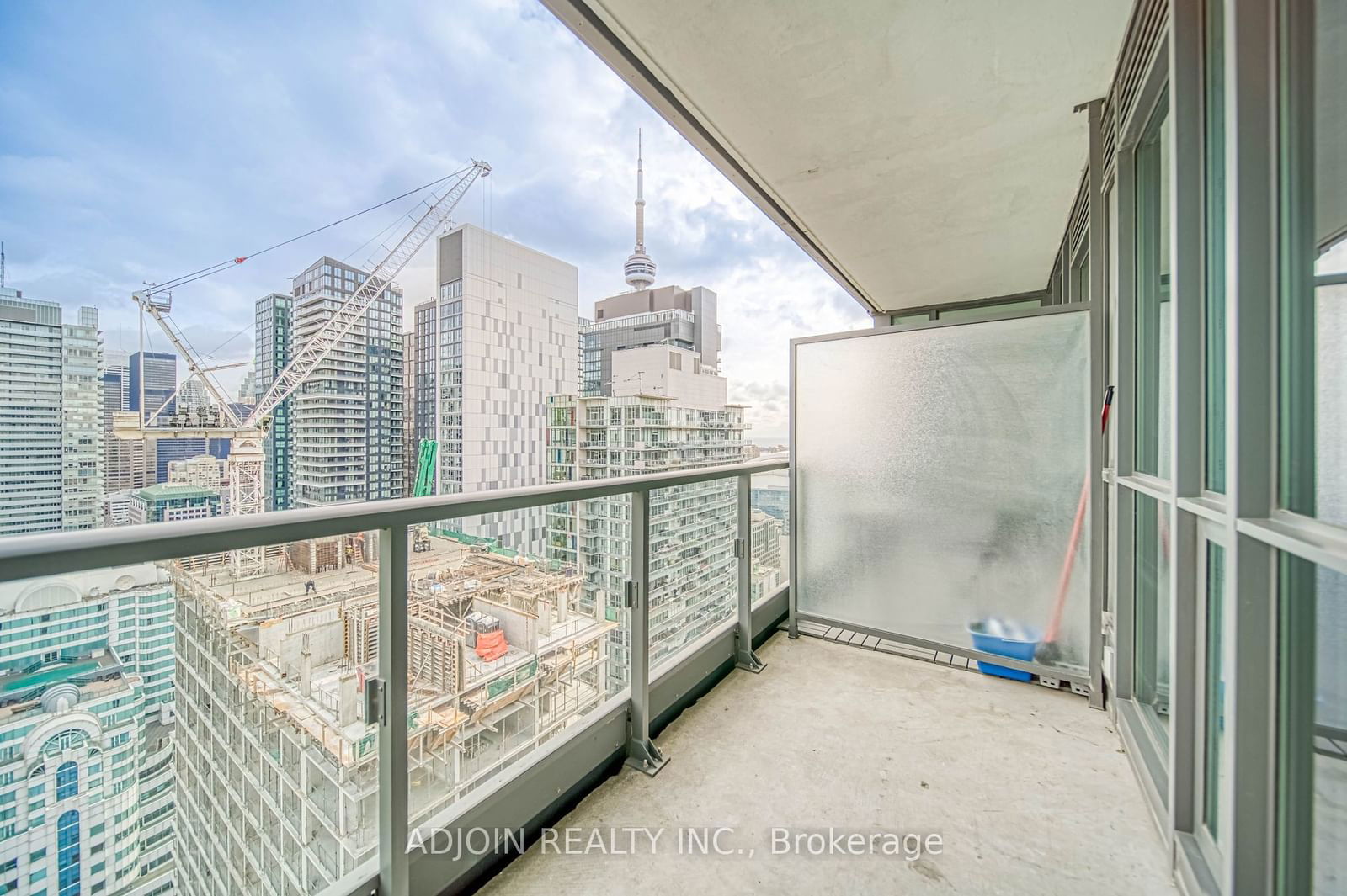 8 Charlotte St, unit 3303 for sale