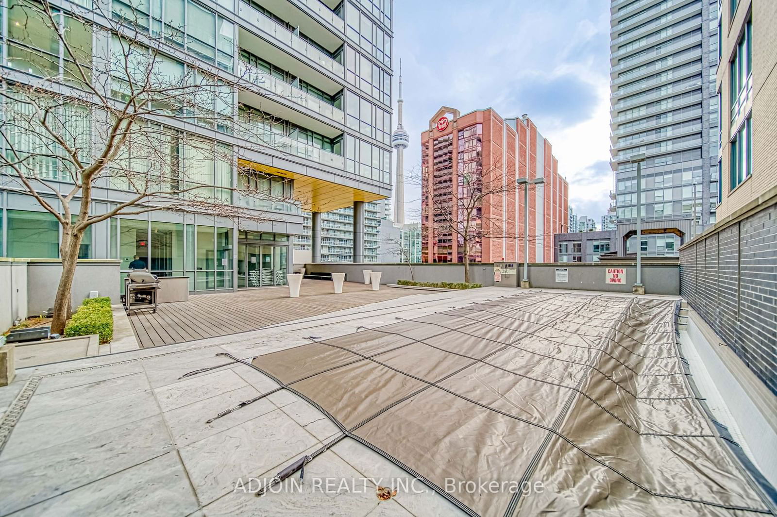 8 Charlotte St, unit 3303 for sale