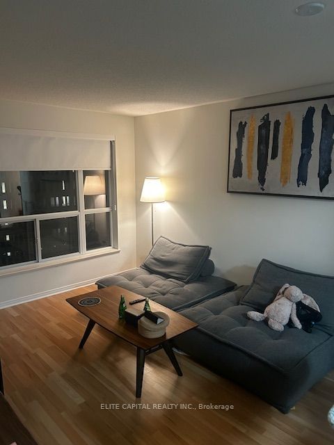 909 Bay St, unit 1505 for rent