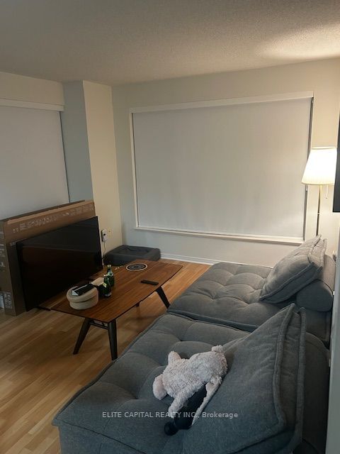 909 Bay St, unit 1505 for rent