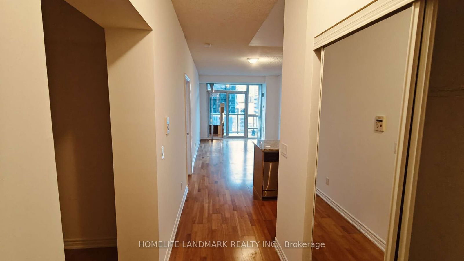 761 Bay St, unit 3207 for rent