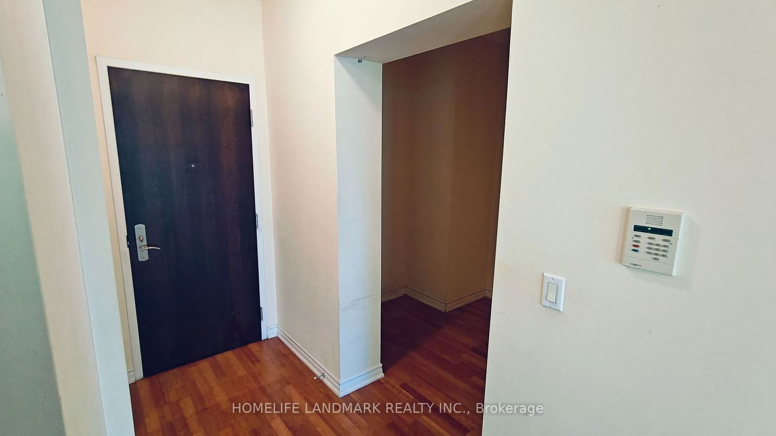 761 Bay St, unit 3207 for rent