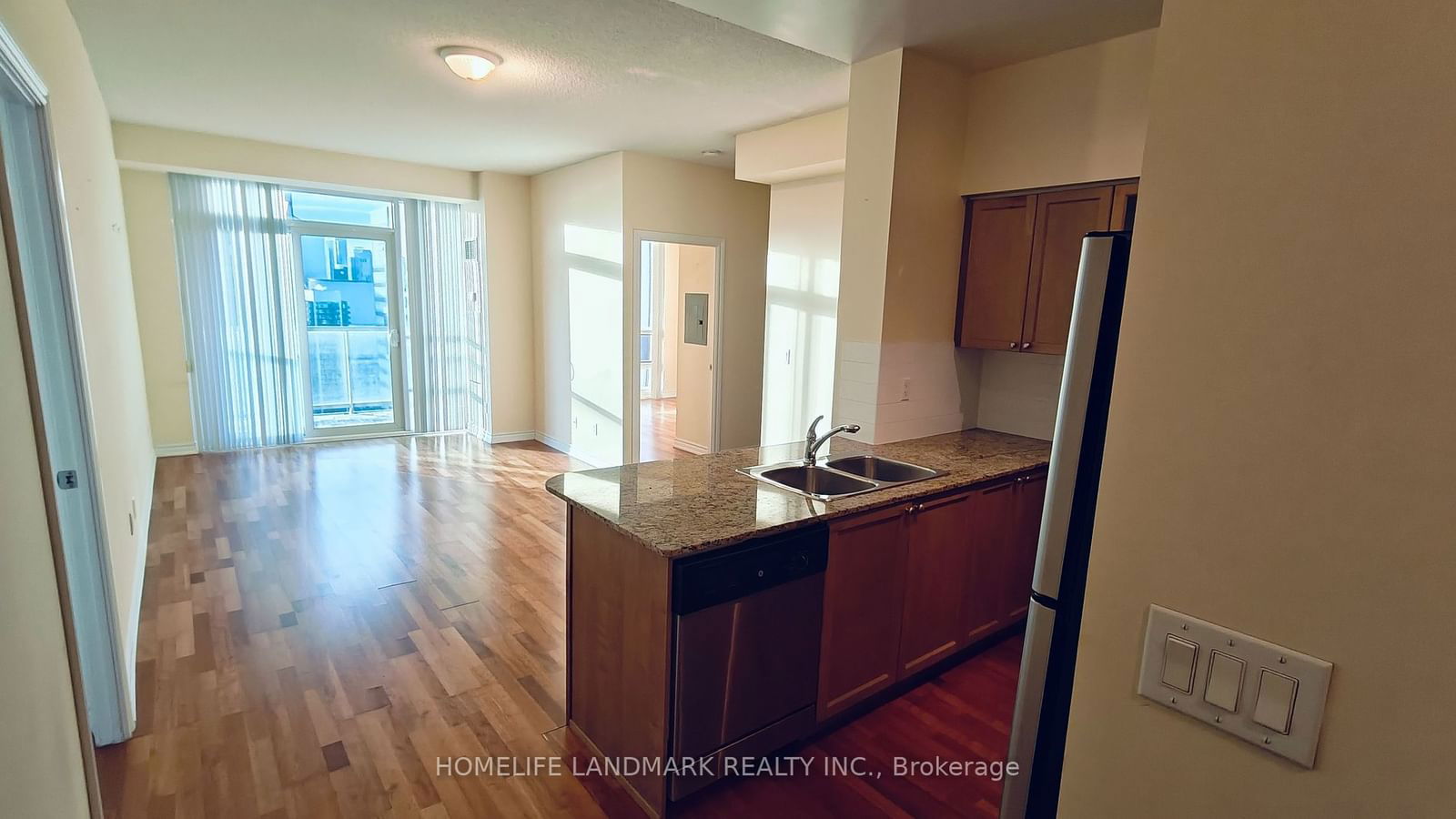 761 Bay St, unit 3207 for rent