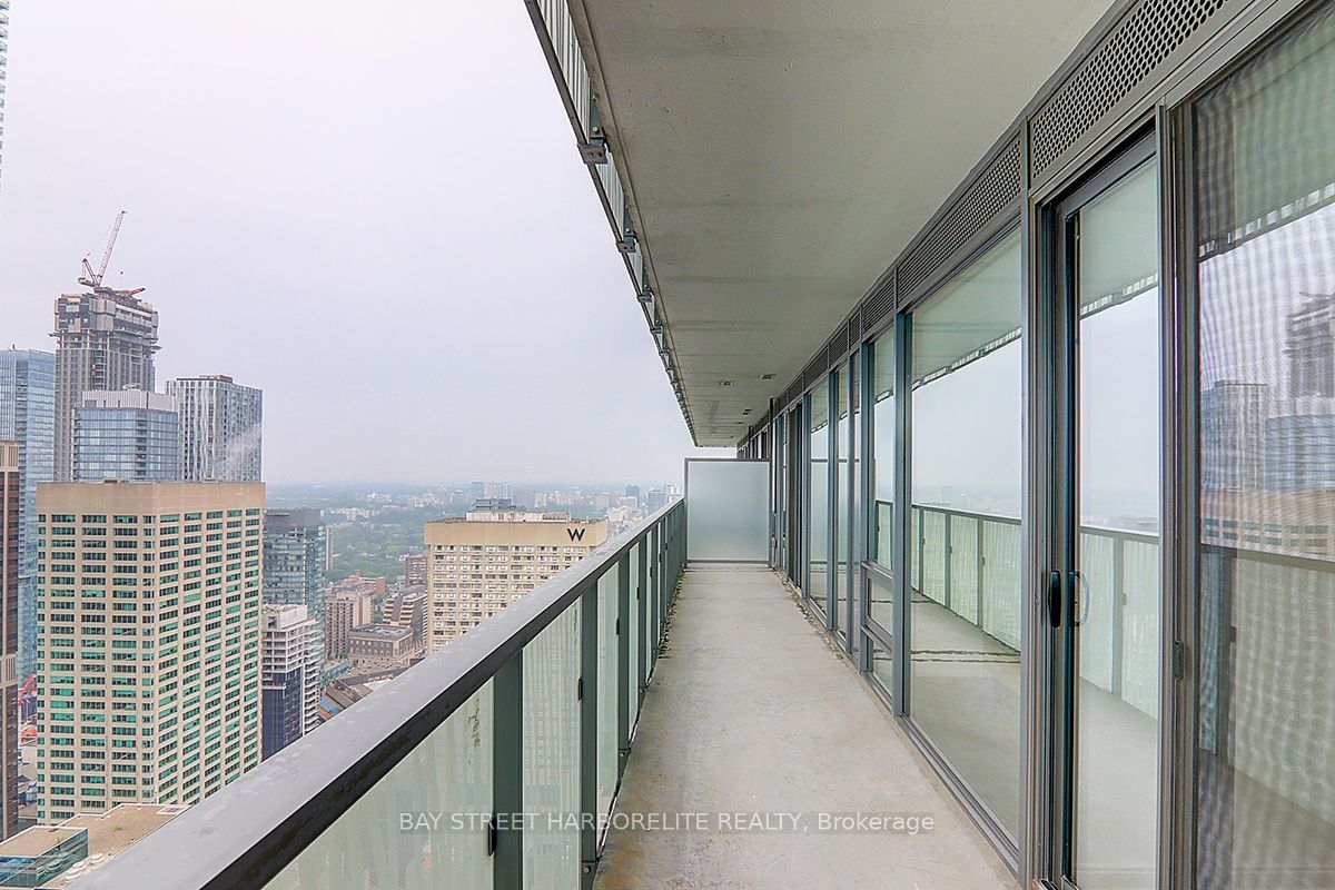 50 Charles St E, unit 4507 for rent