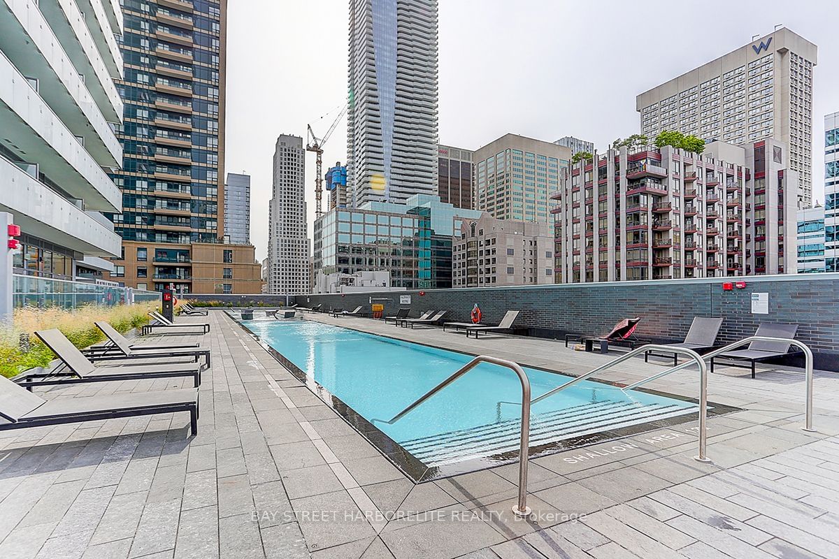 50 Charles St E, unit 4507 for rent